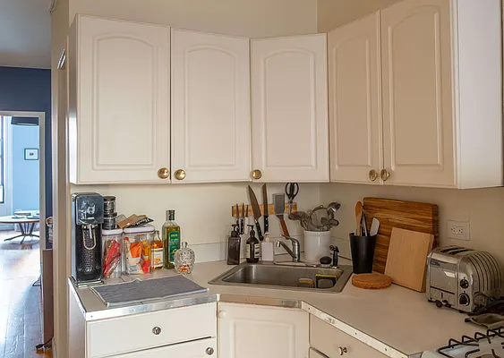 Rented by Compass | media 23