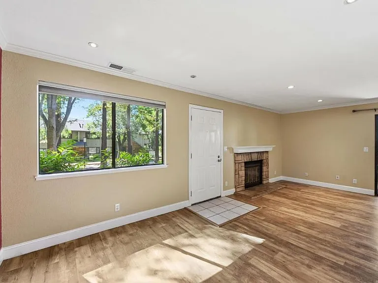 2504 La Terrace Cir — Photo 17