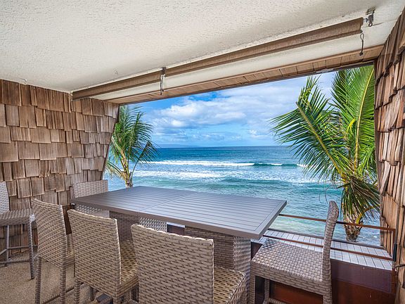 2nd image of 3741 Lower Honoapiilani Rd APT 302