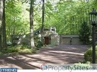 3563 Buckwampum Rd, Riegelsville, PA 18077