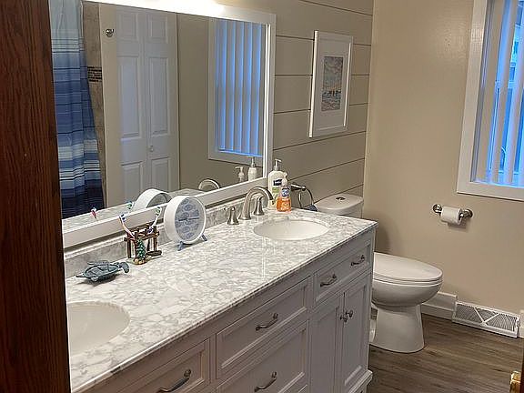 4th image of 1022 N Jordan Ct