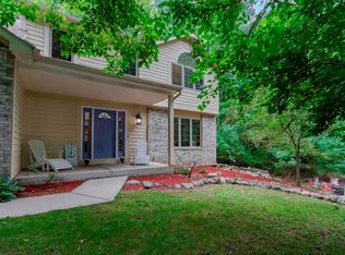 2015 N Black Oak Dr, Angola, IN 46703