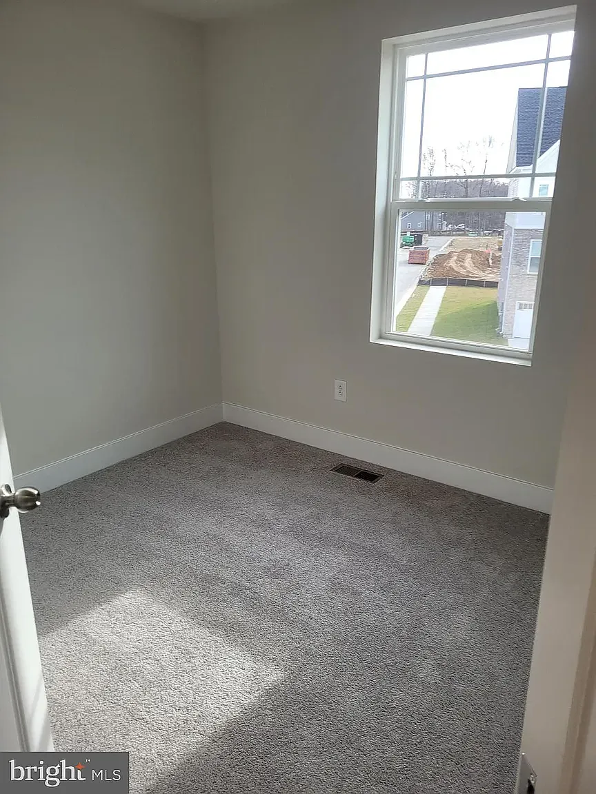3 bed, 1800 sqft, $2,899 — Photo 3