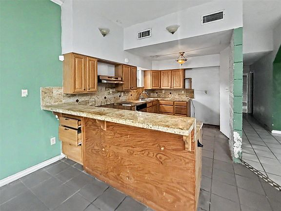 5th image of 2106 Avenue L