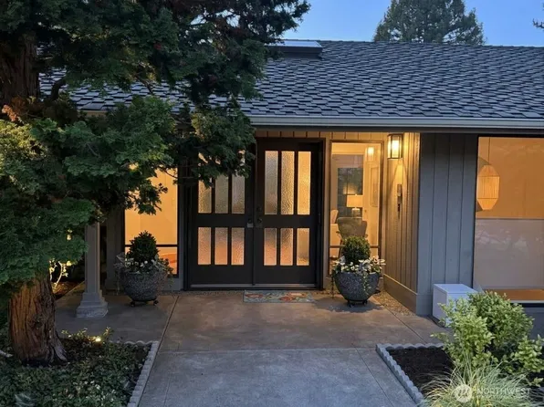 2325 88th Avenue NE, Clyde Hill, WA 98004