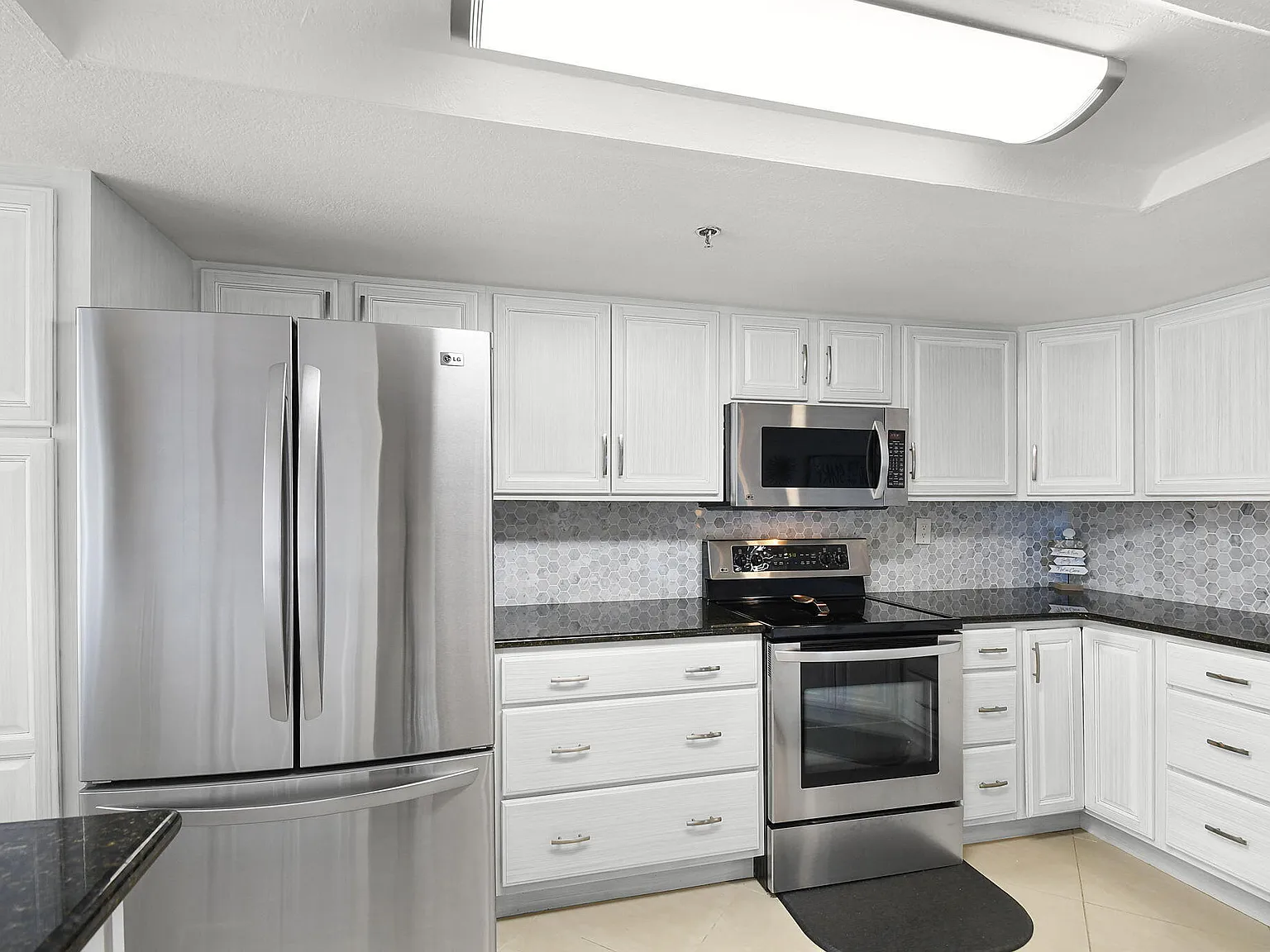 2 bed, 2.0 bath, 1187 sqft, $2,750 — Photo 2