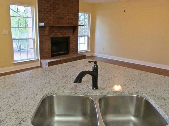 LARGE BREAKFAST BAR