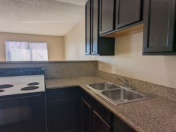 2nd image of 2432 Ellis St APT 6