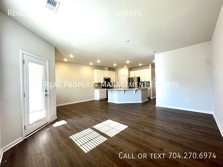 13123 Cottage Crest Ln — Photo 8