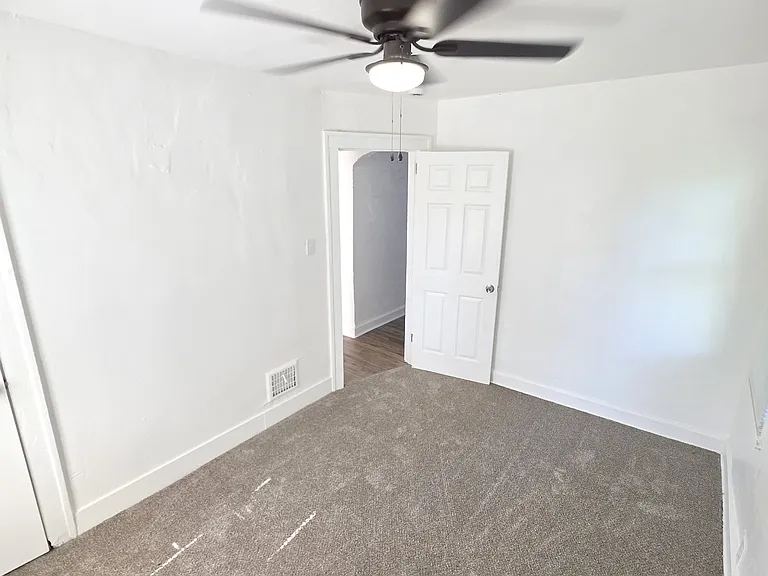 15757 Strathmoor St — Photo 13