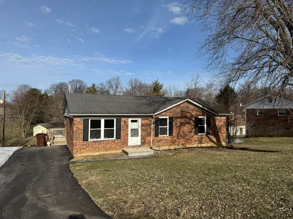 224 Hill N Dell Rd N, Paris, KY 40361