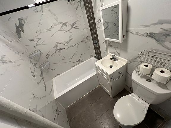 4th image of 518 Central Ave #9R