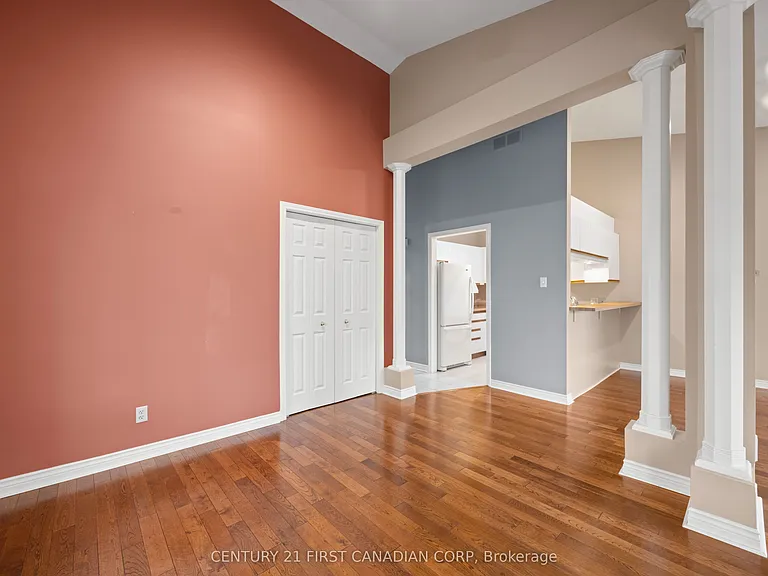 90 Ontario St S #12 — Photo 14