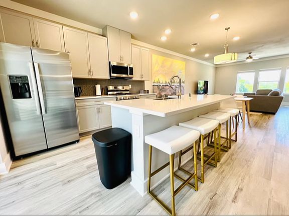 4th image of 3356 Santee St #3356