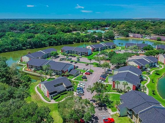 5th image of 220 Lake Brook Cir #207