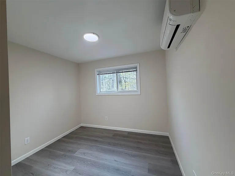 14 Cornwall Ln — Photo 6