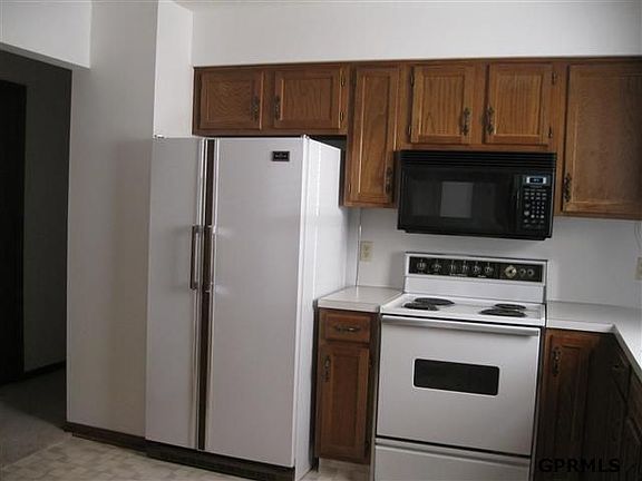 4th image of 2618 N 112th St