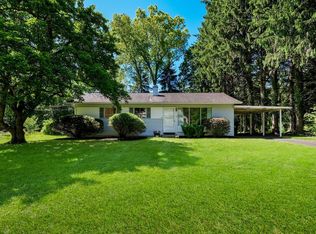 52 Cedar Dr, New Britain, PA 18901