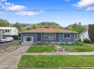 1006 3rd St, La Grande, OR 97850