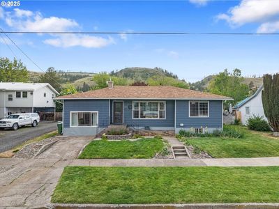 1006 3rd St, La Grande, OR, 97850