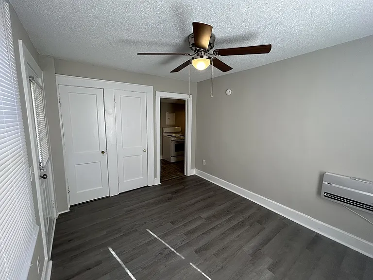 451 E Eufaula St #B — Photo 7
