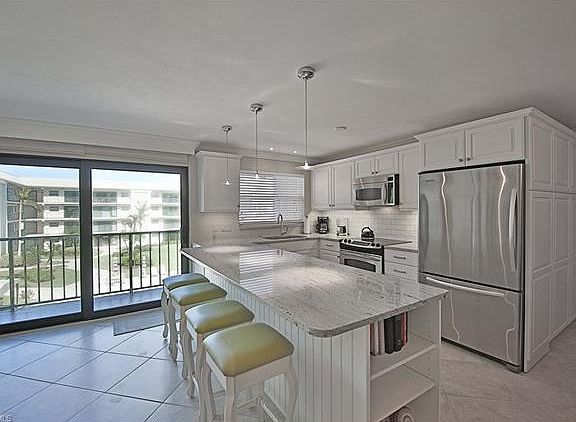 3rd image of 3200 Gulf Shore Blvd N