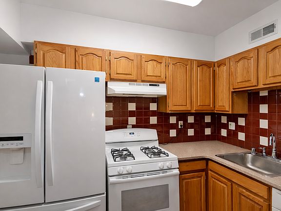 5th image of 1401 W Virginia Ave NE