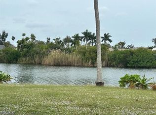 225 NE 10th Pl, Cape Coral, FL 33909