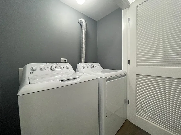 1923 W 21st St #2 — Photo 8