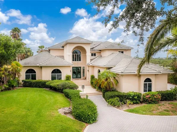 425 Titian Dr, Osprey, FL 34229