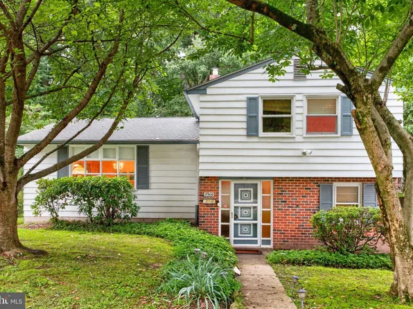 8906 Alicia St, Philadelphia, PA 19115