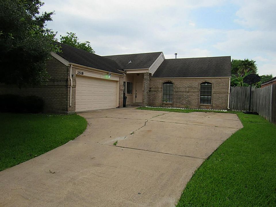 1st image of 2518 Palace Dr