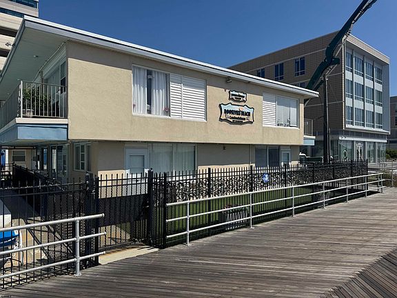 3rd image of 3801 Boardwalk APT 216