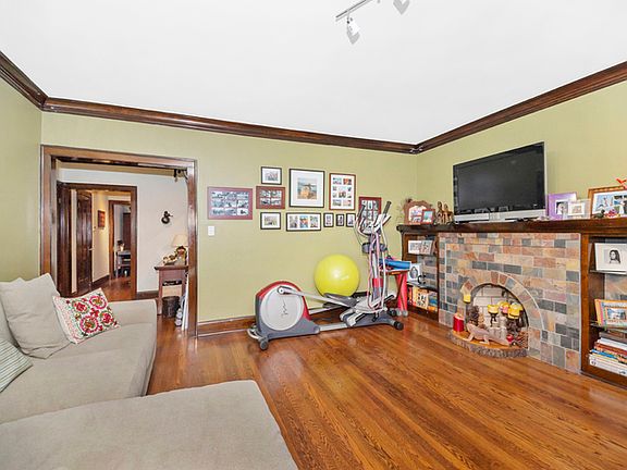 4th image of 3314 N Oakley Ave #2