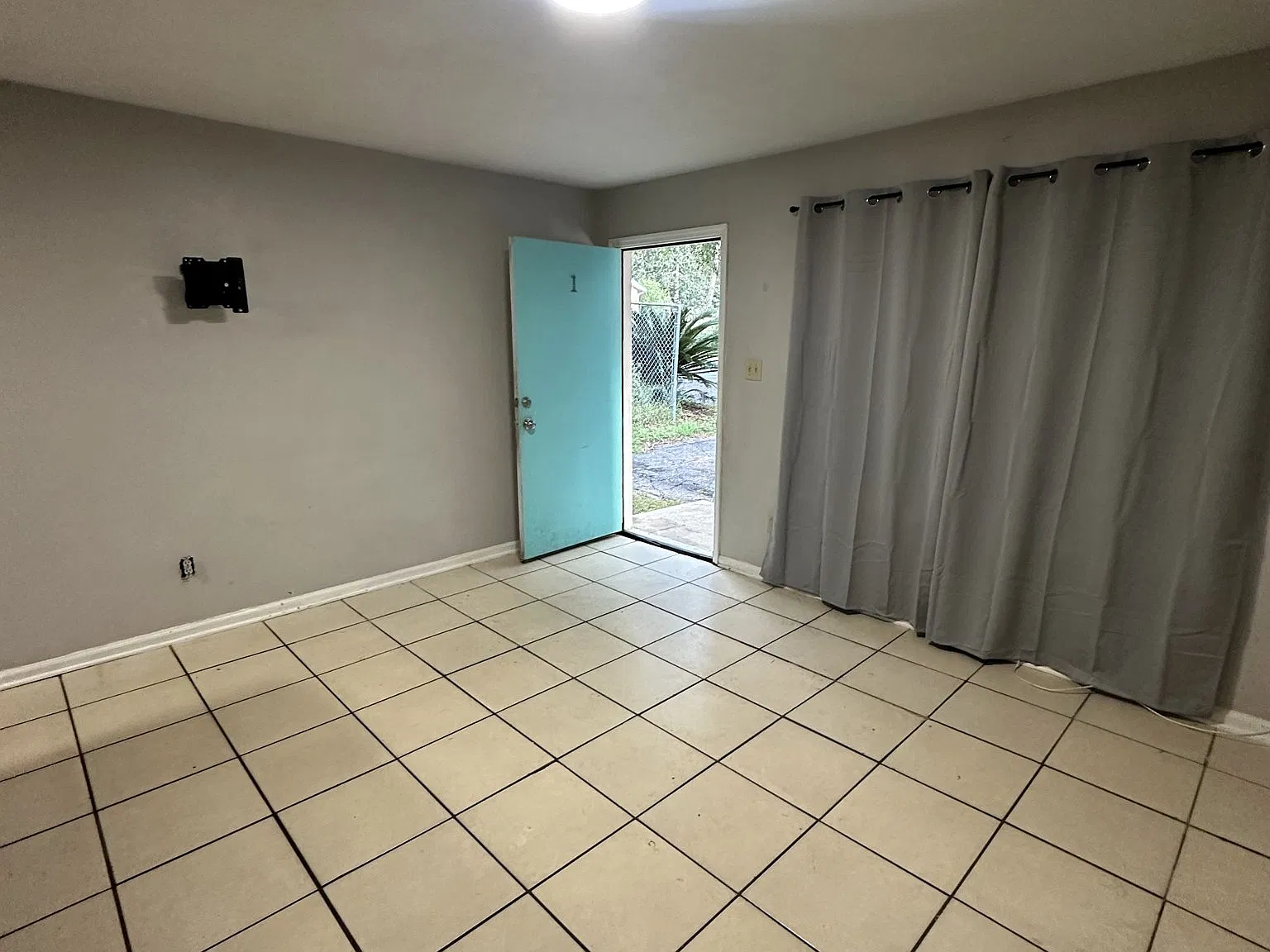 1 bed, 600 sqft, $1,050 — Photo 3