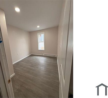 1st image of 411 W Market St #1