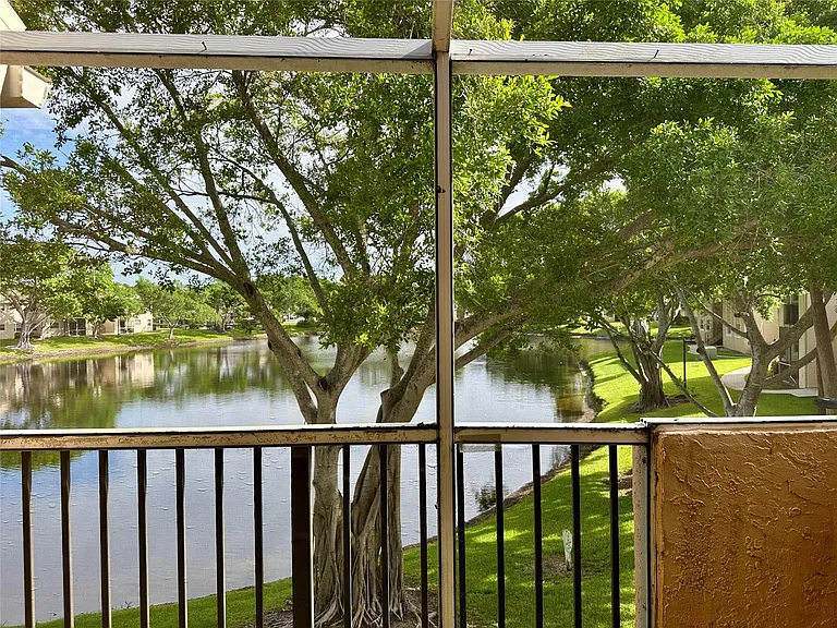 641 Cypress Lake Blvd #K18 — Photo 27