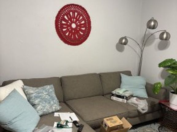 3rd image of 2066 W Hutchinson St APT 1