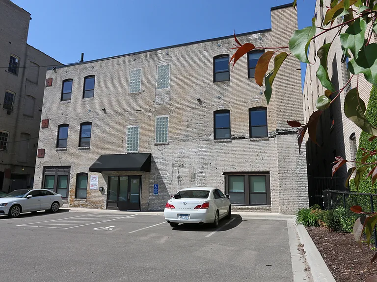 La Pompadour Exterior 4