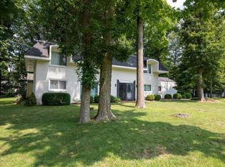 11090 Manor Dr, Plymouth, IN 46563