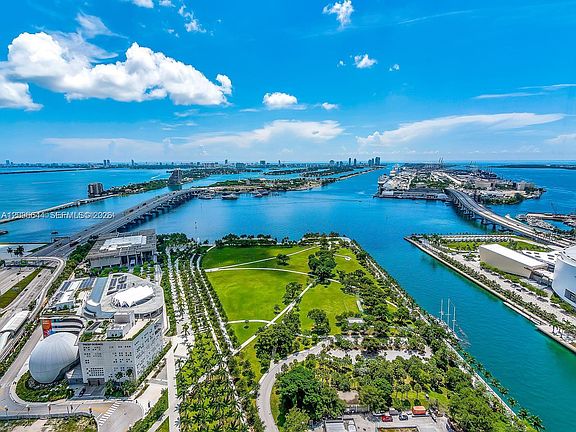 3rd image of 1000 Biscayne Blvd Unit 4802