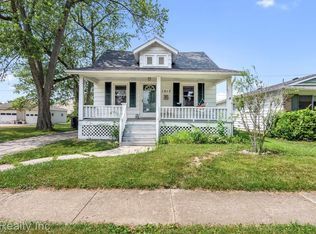 1217 Bentley Dr, Monroe, MI 48162