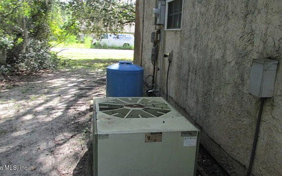 4th image of 16 Olive Dr