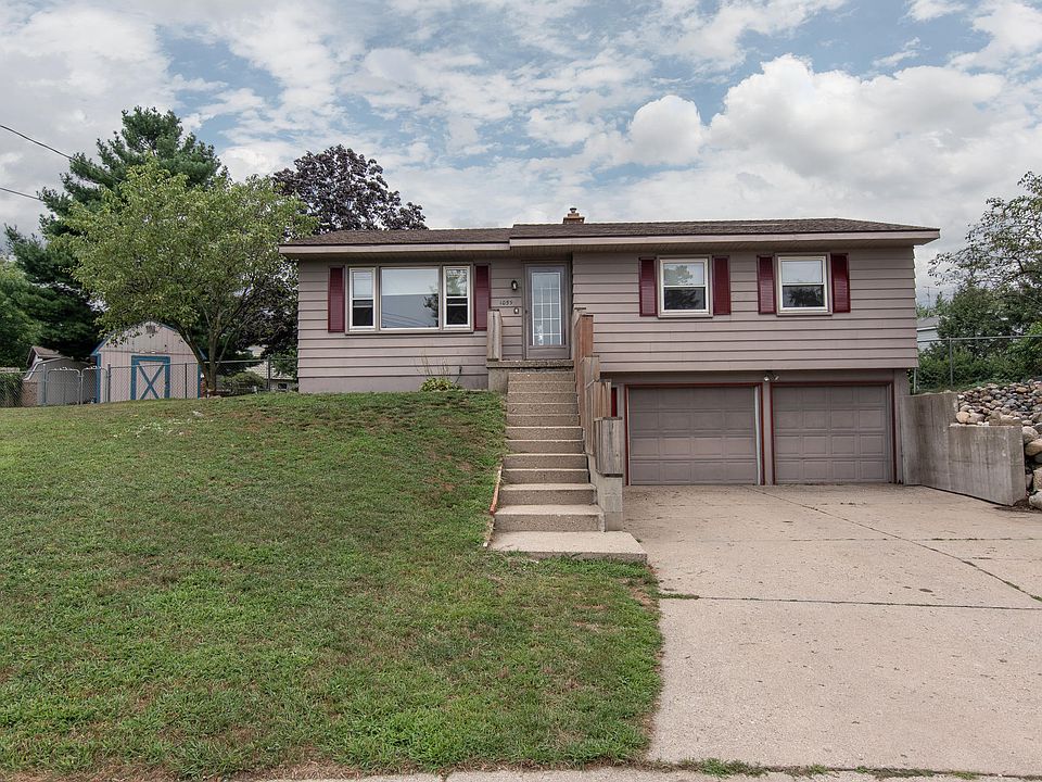 1st image of 1059 Pohens Ct NW