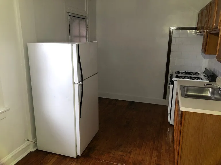 4027-37 W School St #4033-B1 — Photo 5