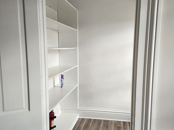 2nd image of 368 E Erie St APT 4