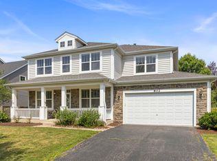 802 Barton Dr, Oswego, IL 60543