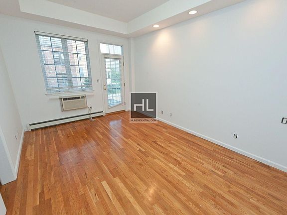 4th image of 4322 54th St #1