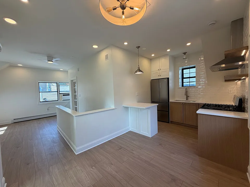 5016 N Lawndale Ave #2R