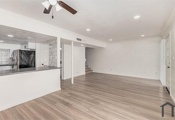 2nd image of 1804 W Tuckey Ln #1